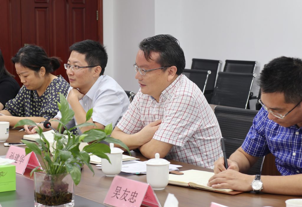 寧波國(guó)家高新區(qū)黨工委書(shū)記、管委會(huì)主任黃利琴一行蒞臨公司調(diào)研指導(dǎo)