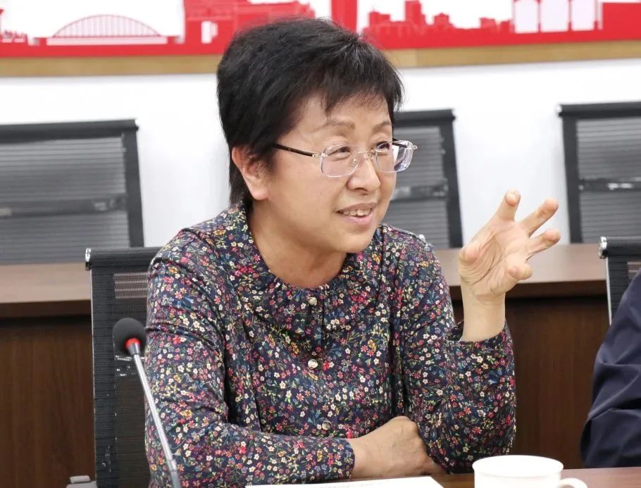 中價(jià)協(xié)、省造價(jià)站及協(xié)會(huì)、市造價(jià)站及協(xié)會(huì)領(lǐng)導(dǎo)一行蒞臨科信調(diào)研指導(dǎo)工作