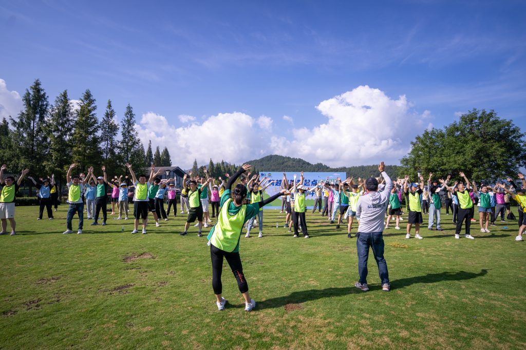 跨越夢想新起點 啟航奮斗新征程——科信20周年慶系列活動之東錢湖健步行火熱舉行