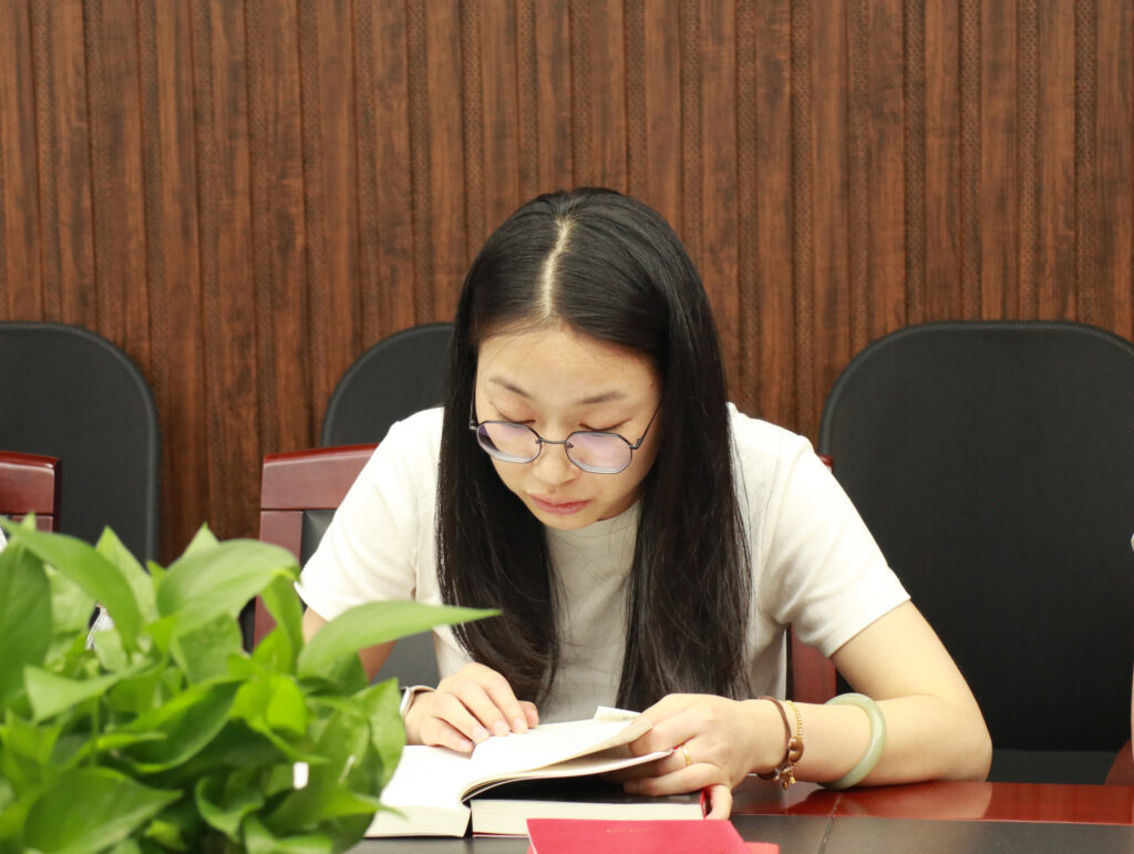 迎七一讀經(jīng)典 聯(lián)建聚合力 | 科信聯(lián)合黨支部與新暉社區(qū)黨委共赴紅色書香之約