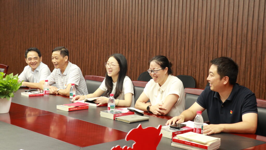 迎七一讀經(jīng)典 聯(lián)建聚合力 | 科信聯(lián)合黨支部與新暉社區(qū)黨委共赴紅色書香之約