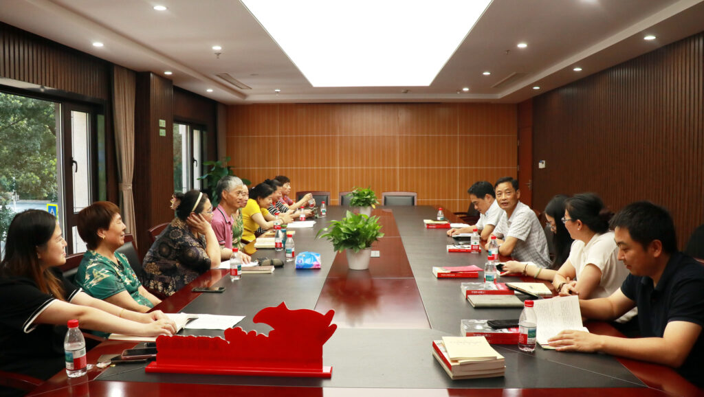 迎七一讀經(jīng)典 聯(lián)建聚合力 | 科信聯(lián)合黨支部與新暉社區(qū)黨委共赴紅色書香之約