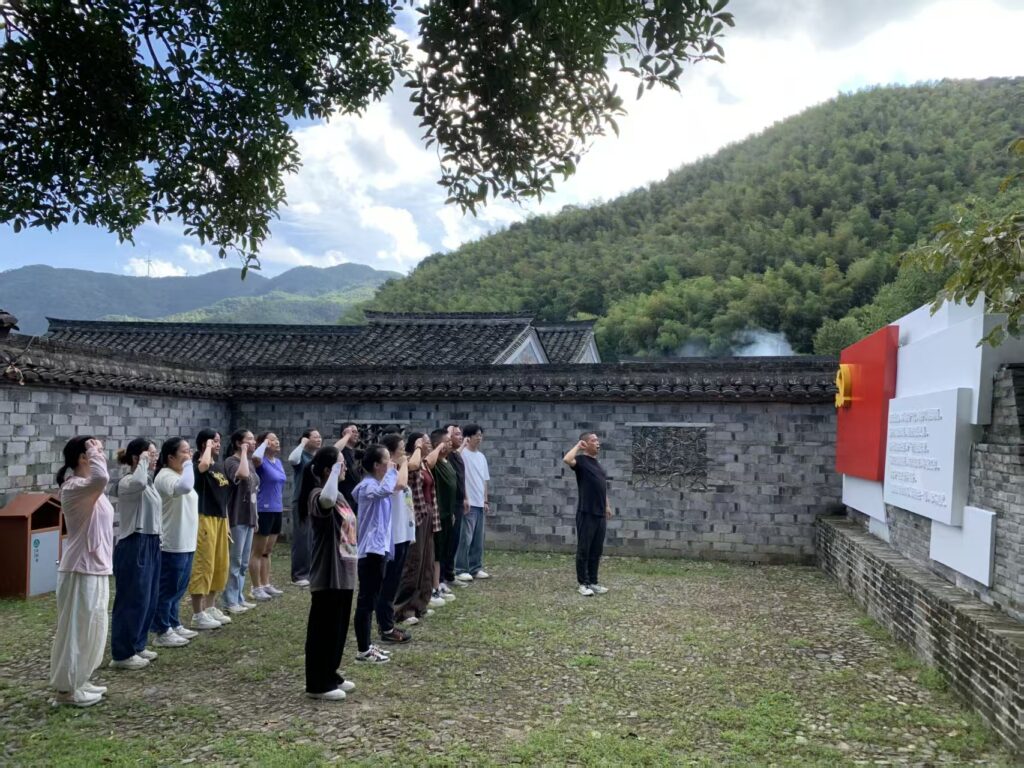 追尋紅色印記，汲取奮進力量 —— 科信聯(lián)合黨支部“循跡溯源學思想促踐行”主題黨日活動圓滿舉行